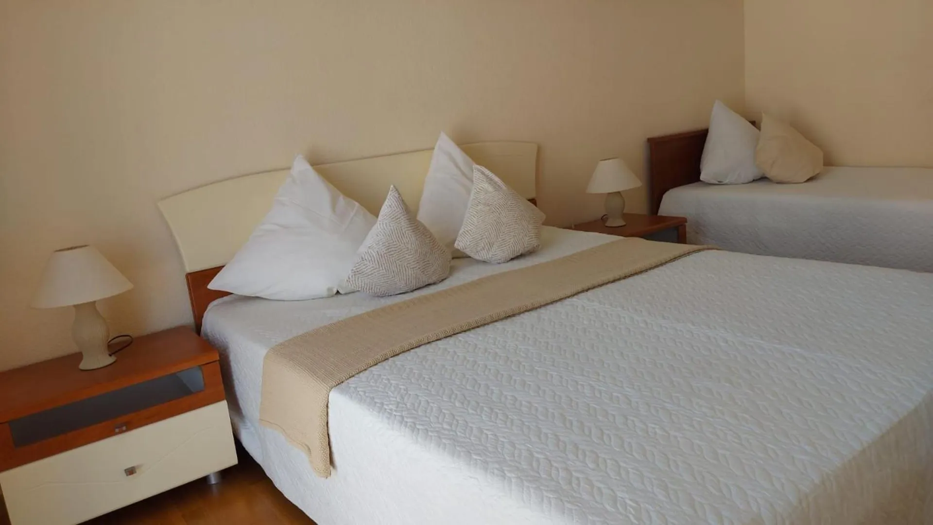 Villa Jelica, Helle Ferienwohnung Mit Sonnenbalkon Trogir 0*,