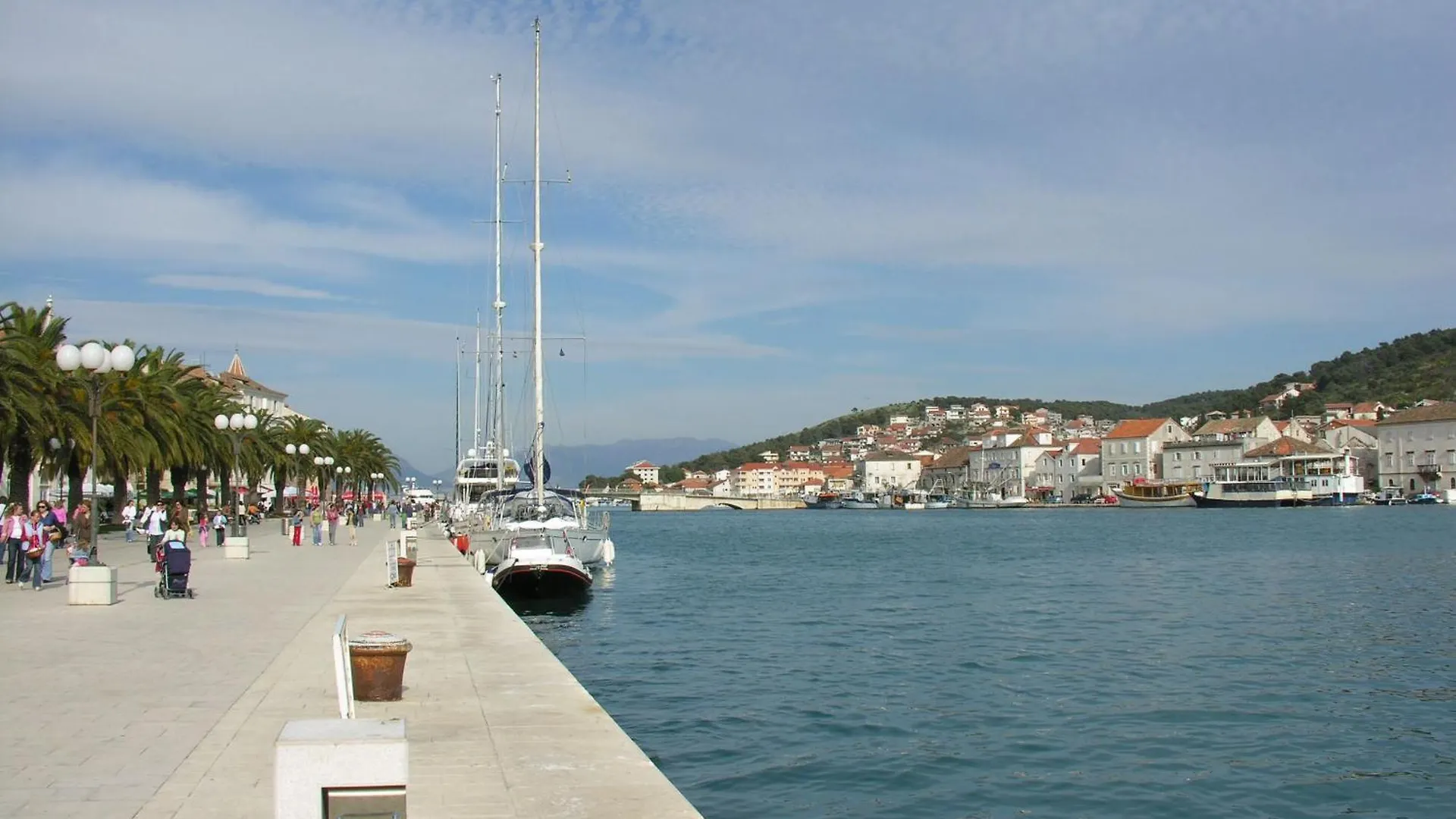 Villa Jelica, Helle Ferienwohnung Mit Sonnenbalkon Trogir Croatia