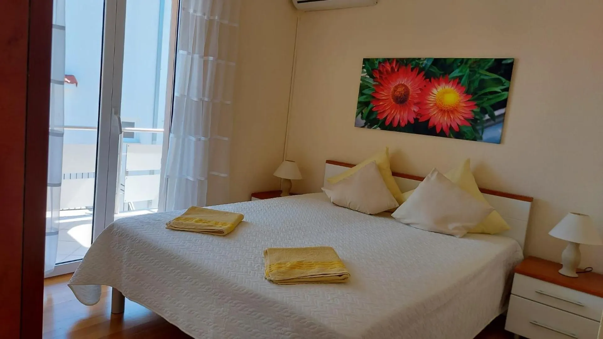 Villa Jelica, Helle Ferienwohnung Mit Sonnenbalkon Trogir Apartment