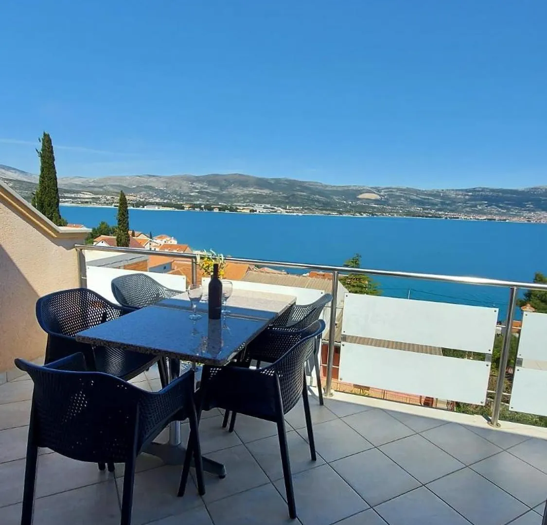 Apartment Villa Jelica, Helle Ferienwohnung Mit Sonnenbalkon Trogir