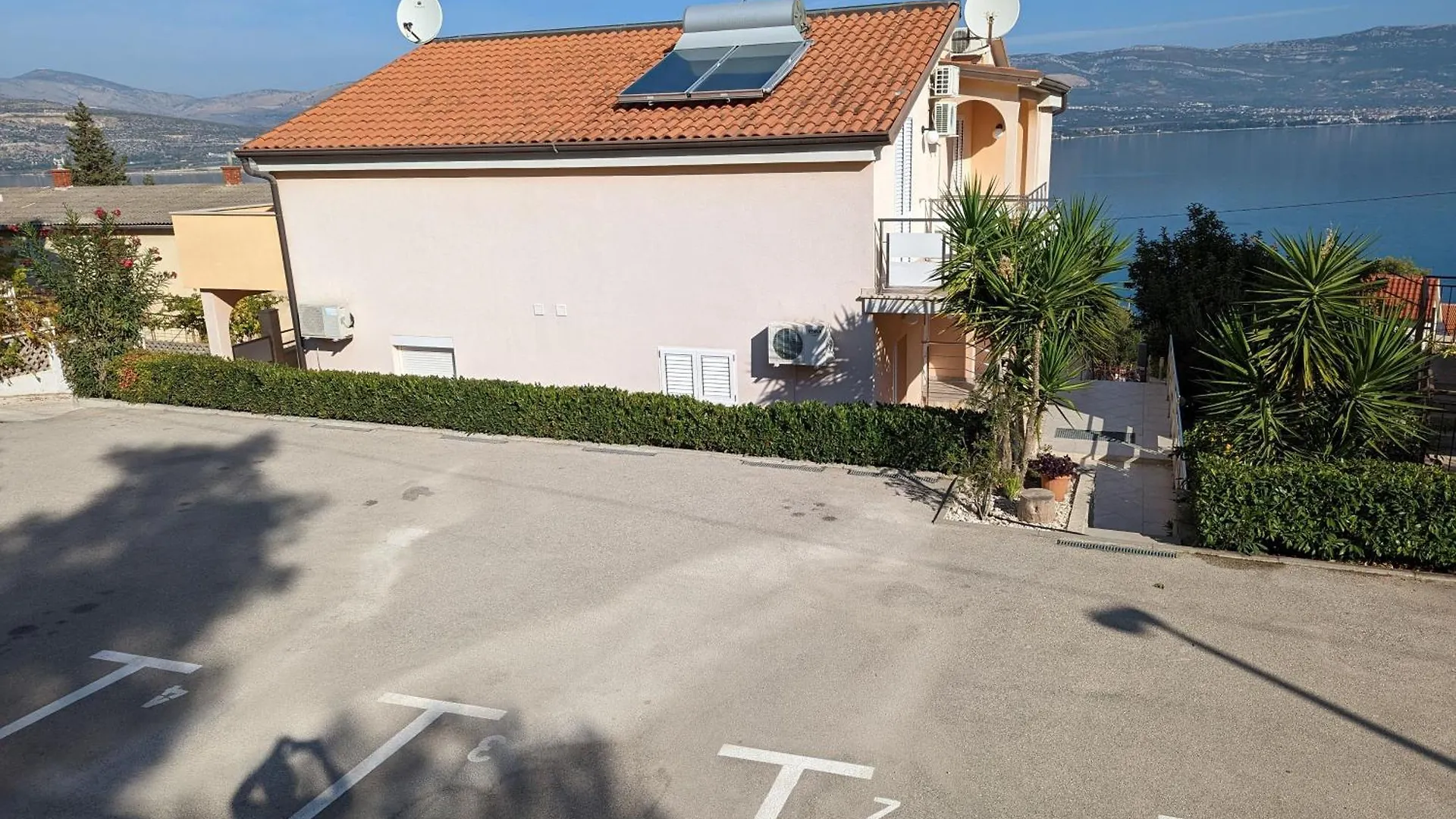 Apartment Villa Jelica, Helle Ferienwohnung Mit Sonnenbalkon Trogir
