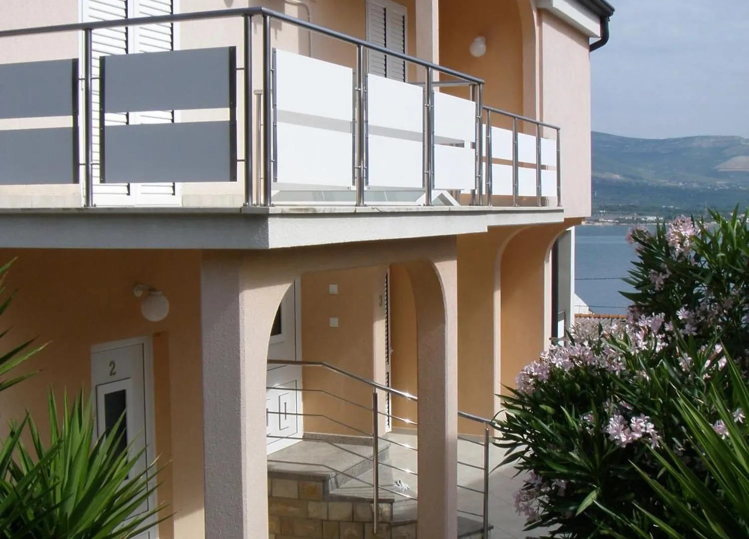 Apartment Villa Jelica, Helle Ferienwohnung Mit Sonnenbalkon Trogir Croatia